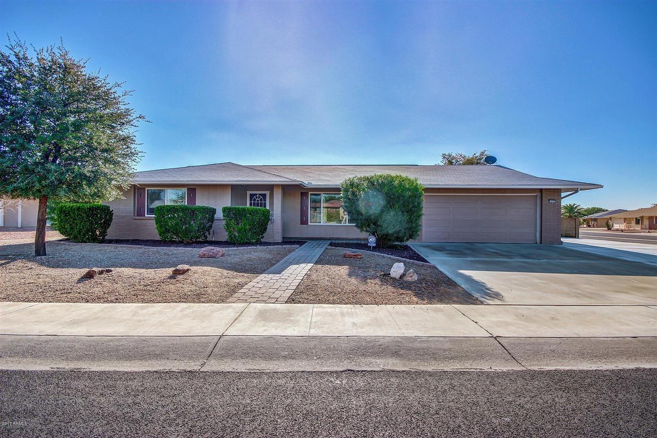 16025 N Meadow Park Dr., Sun City, AZ 85351