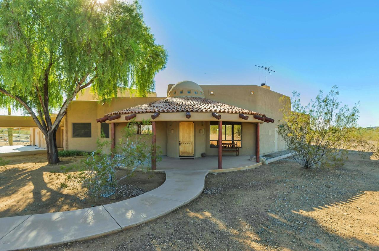 25712 N 9th Ave., Phoenix, AZ 85027