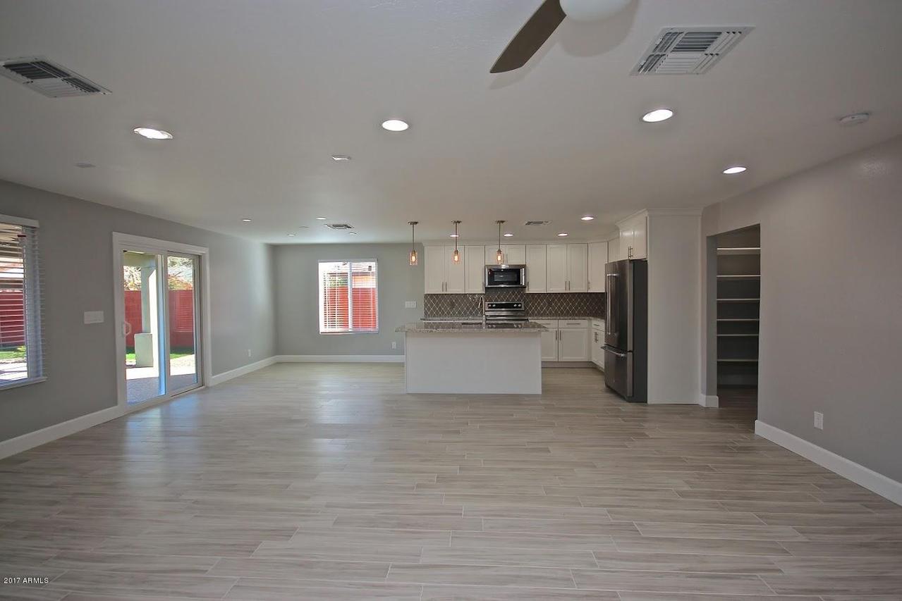 2707 S Flint Cir., Mesa, AZ 85202