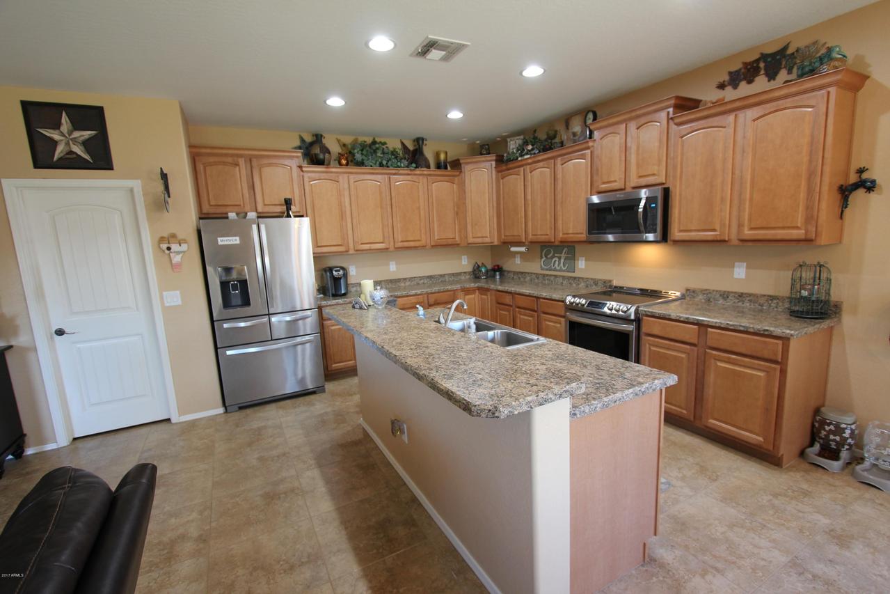 483 W Reeves Ave., San Tan Valley, AZ 85140