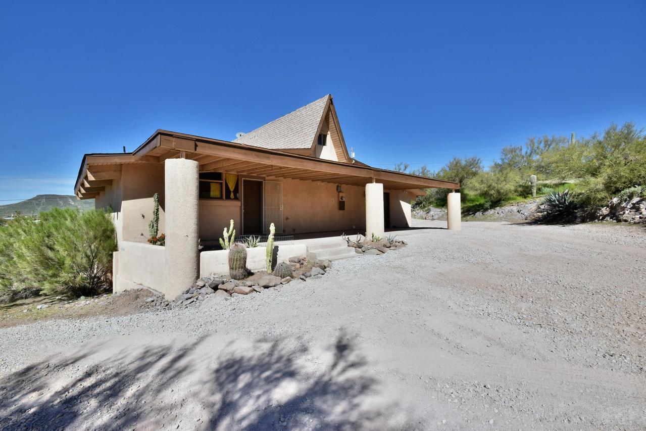 49601 N 25th Ave., New River, AZ 85087