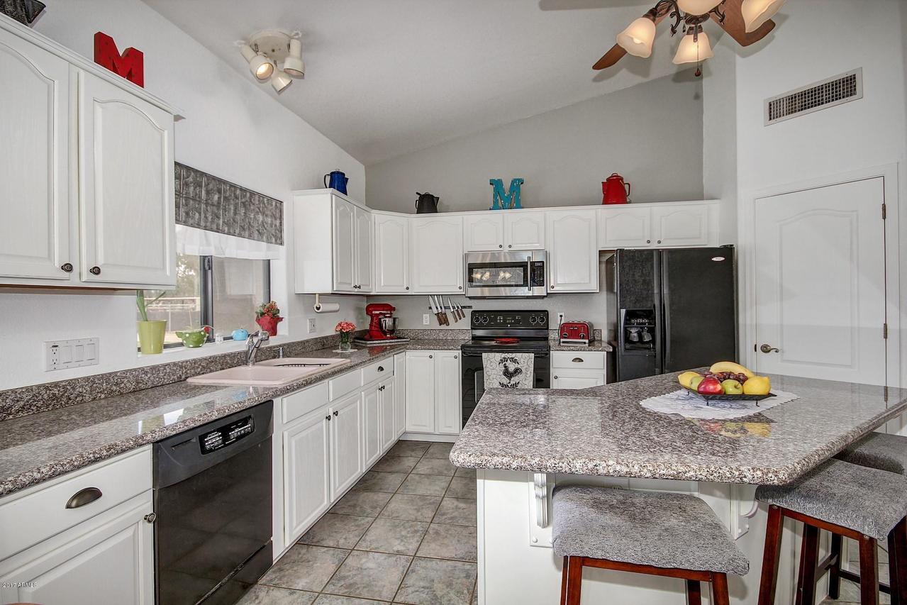 7327 N 175th Ave., Waddell, AZ 85355