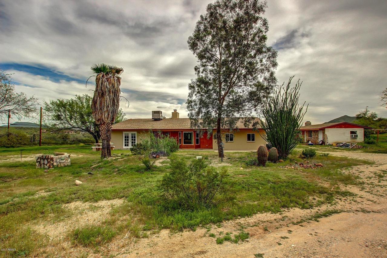 48040 N 15th Ave., New River, AZ 85087