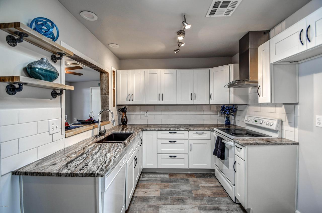 10854 W Santa Fe Dr., Sun City, AZ 85351