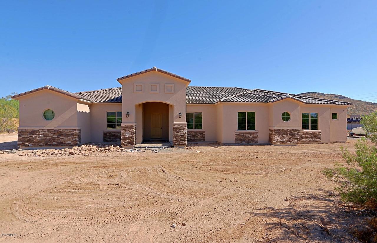 2641 W Desert Creek Ln., Phoenix, AZ 85086