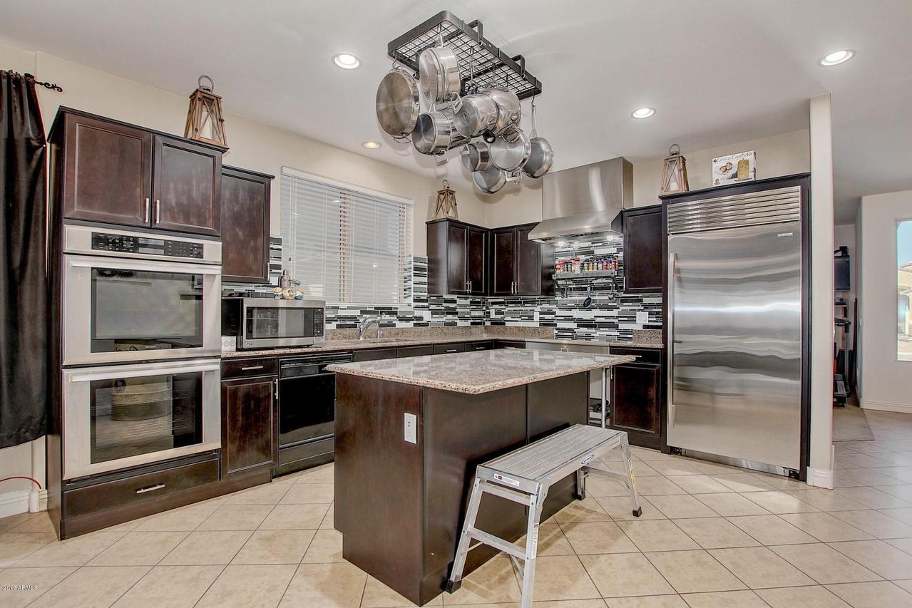 1025 W Jersey Way, San Tan Valley, AZ 85143