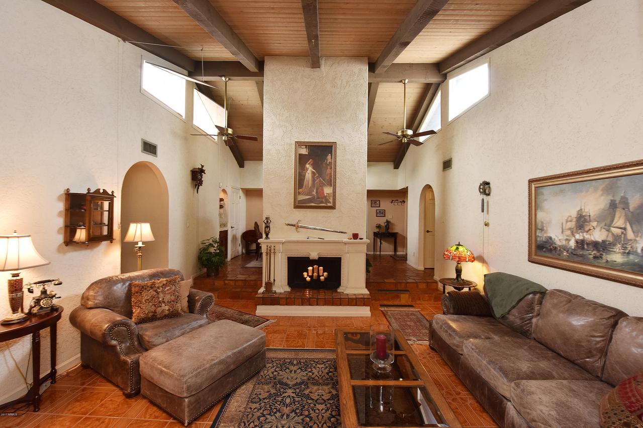 2827 N 42nd Way, Phoenix, AZ 85008