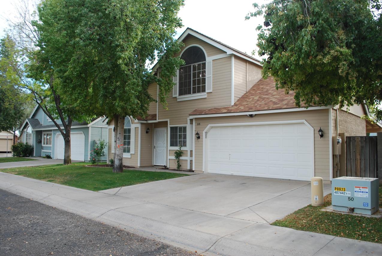 228 S Del Pueblo St., Chandler, AZ 85226