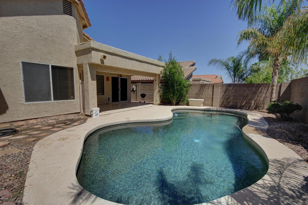 1011 E Hiddenview Dr., Phoenix, AZ 85048