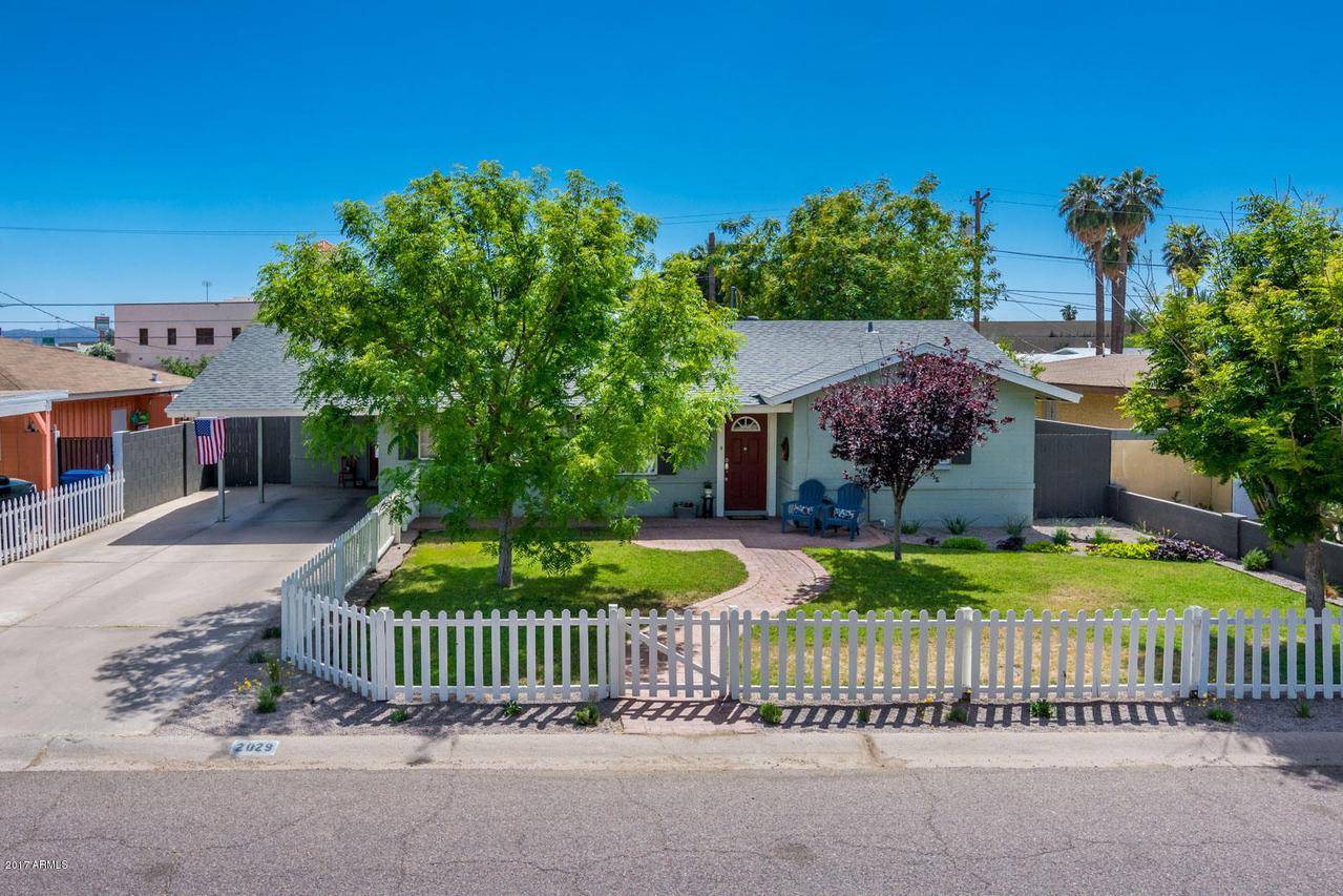 2029 E Earll Dr., Phoenix, AZ 85016