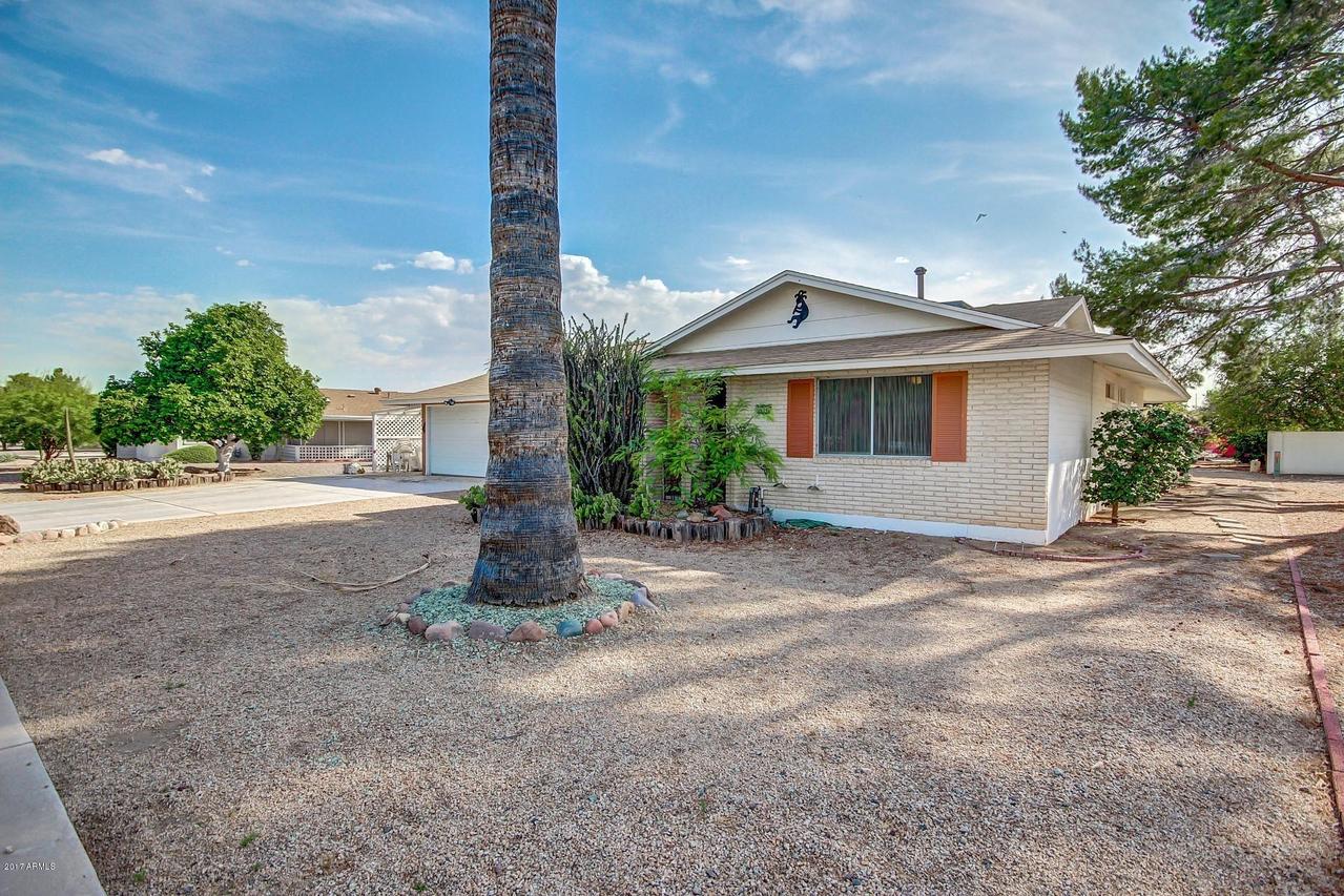 10042 N 110th Ave., Sun City, AZ 85351