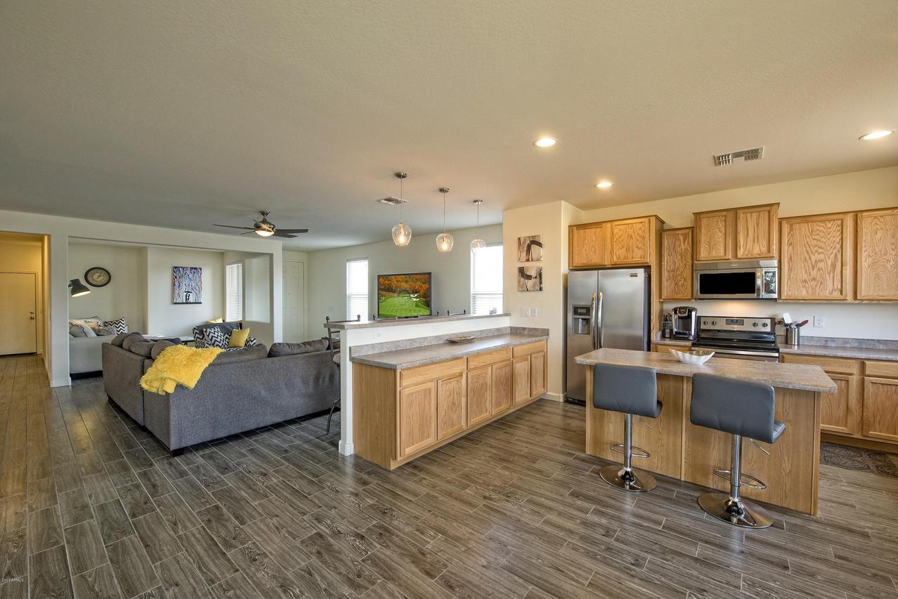 21303 N 40th Ave., Glendale, AZ 85308