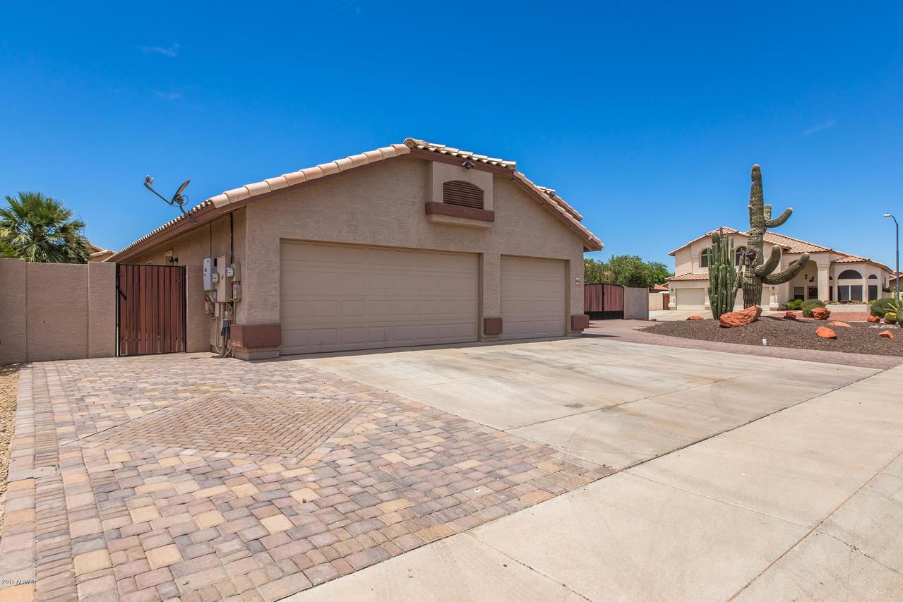 10036 N 57th Dr., Glendale, AZ 85302