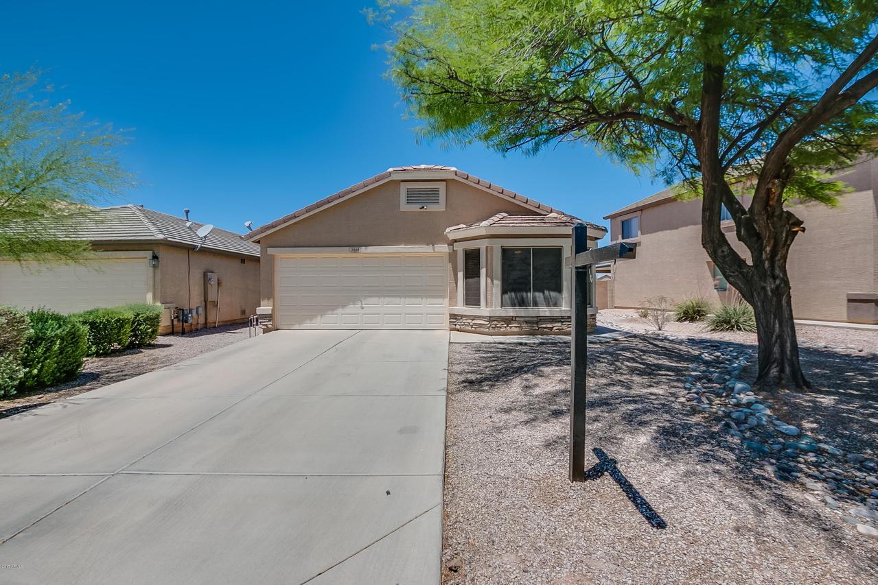 3888 E Rock Dr., San Tan Valley, AZ 85143