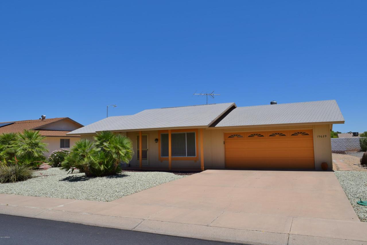 19629 N 99th Dr., Sun City, AZ 85373