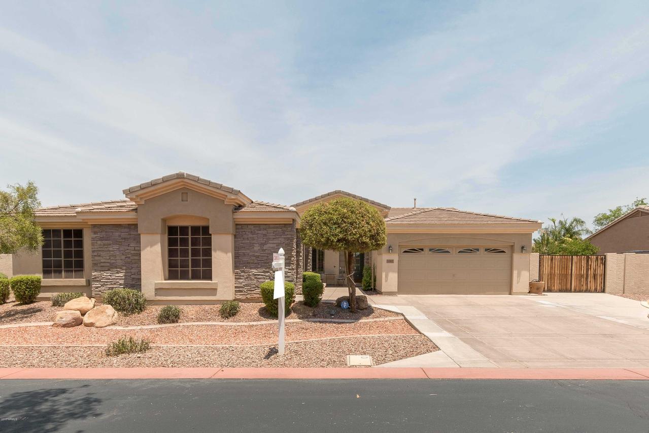 1082 E Longhorn Pl., Chandler, AZ 85286