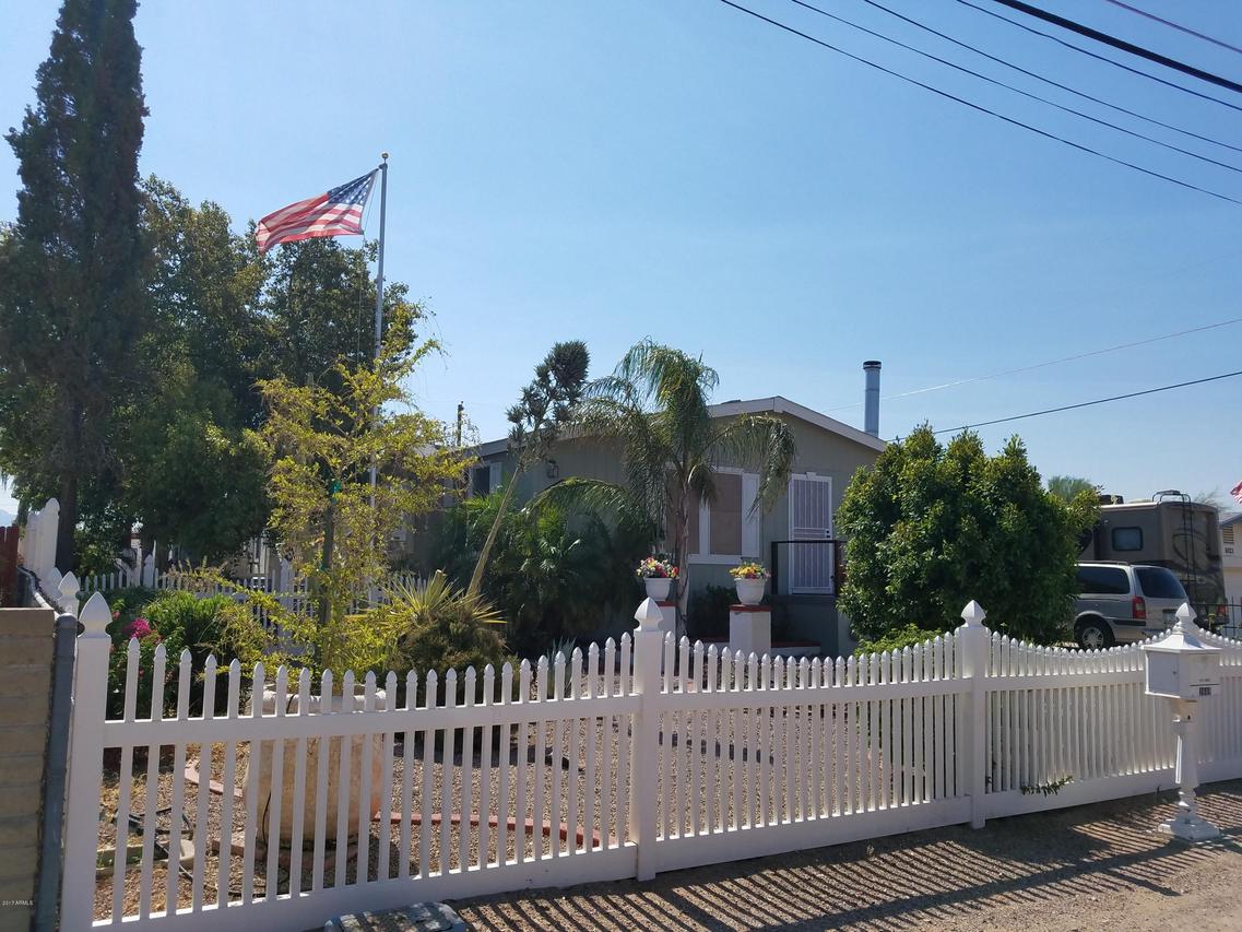 1049 S Warner Dr., Apache Junction, AZ 85120