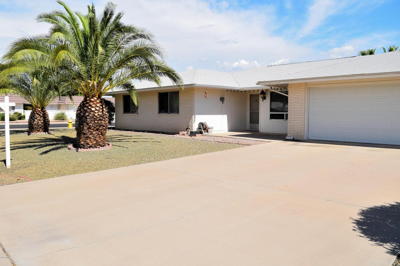 9401 W Greenway Rd., Sun City, AZ 85351