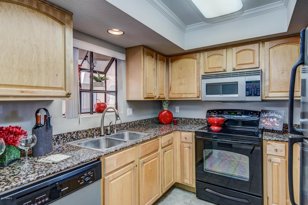 3329 W Danbury Dr. #F105, Phoenix, AZ 85053