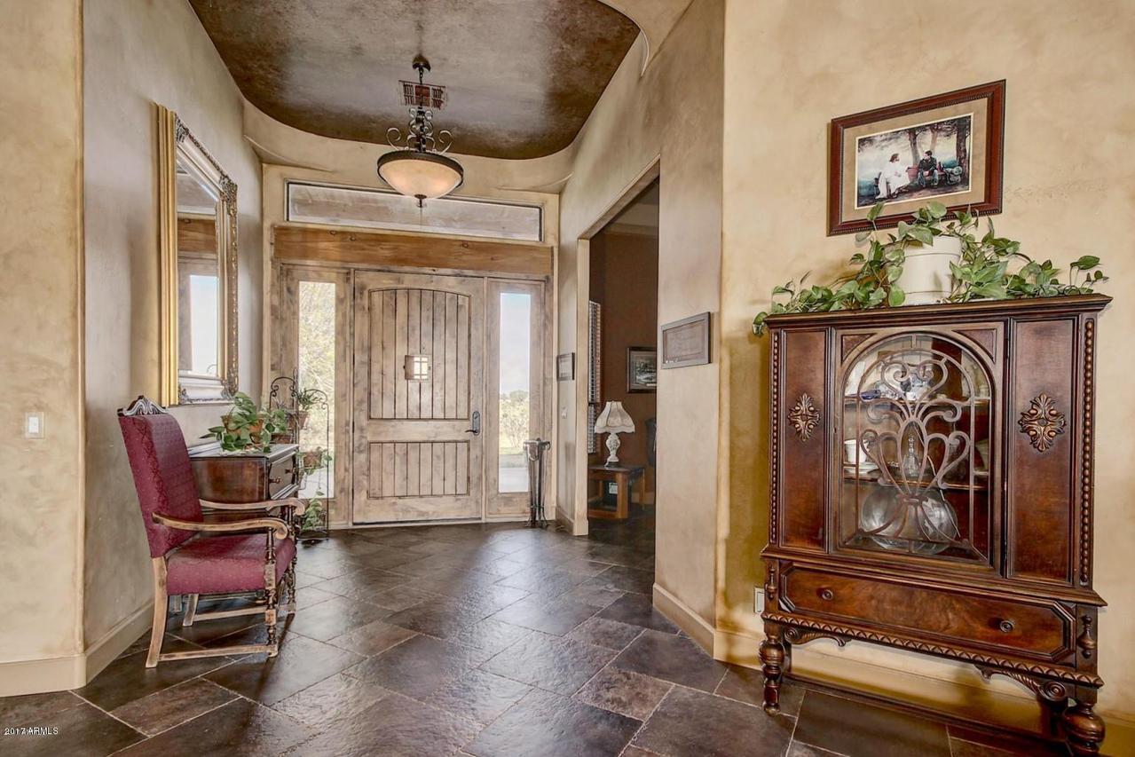 2809 E Caitlin Way, San Tan Valley, AZ 85140