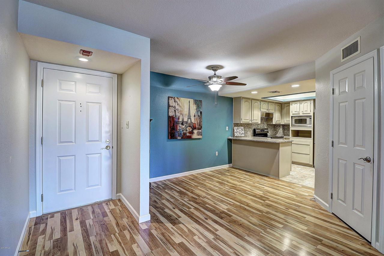 17404 N 99th Ave. #203, Sun City, AZ 85373
