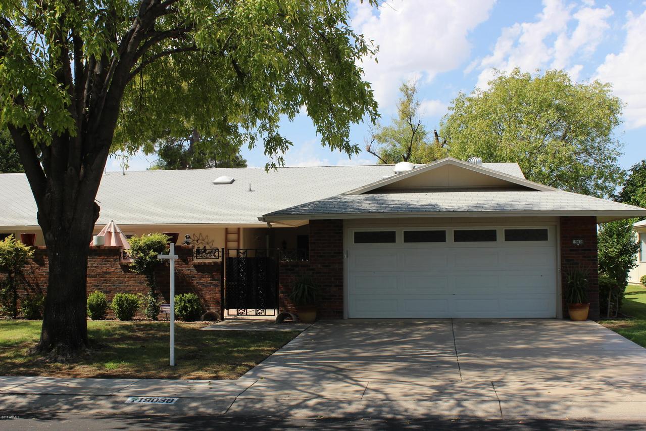 19038 N Lake Forest Dr., Sun City, AZ 85373