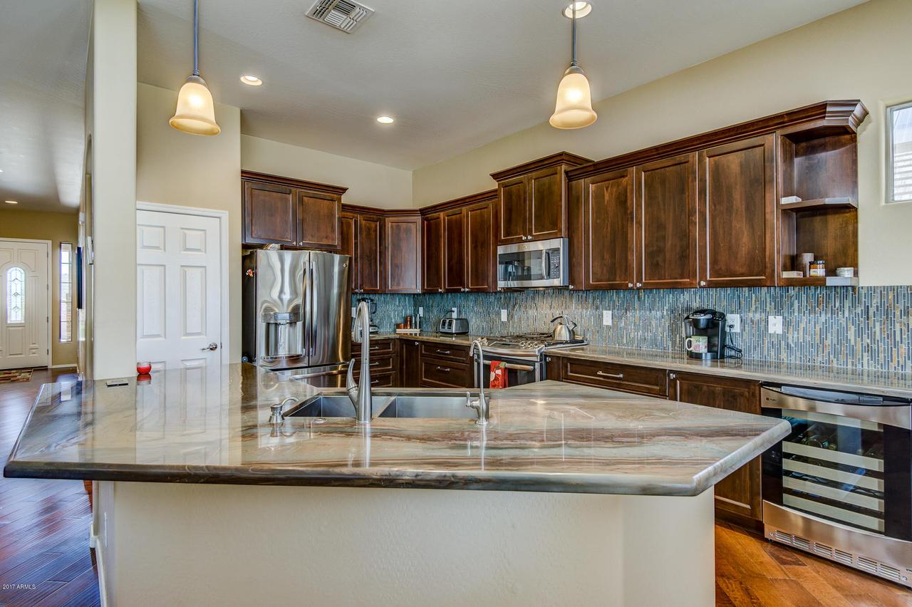 2516 W Laredo Ln., Phoenix, AZ 85085