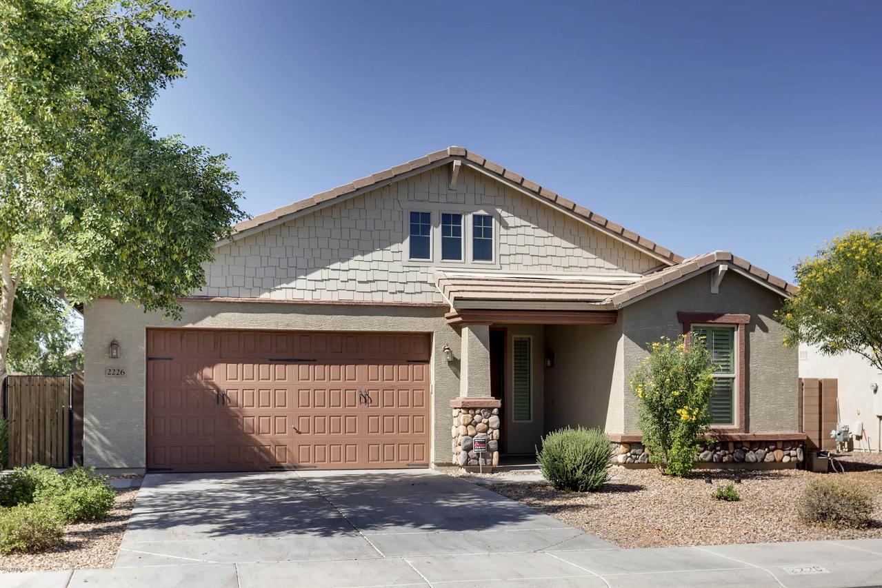 2226 E Gillcrest Rd., Gilbert, AZ 85298