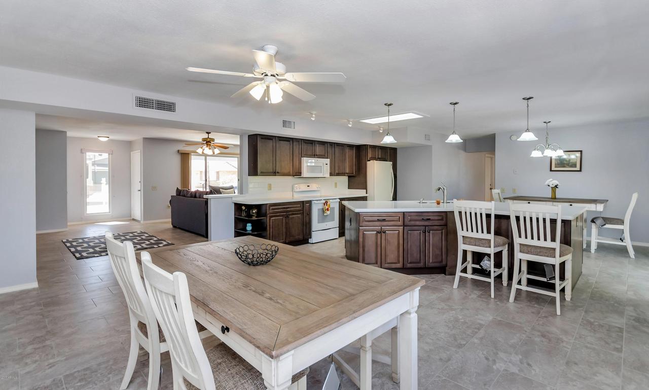 10320 W Carob Dr., Sun City, AZ 85373