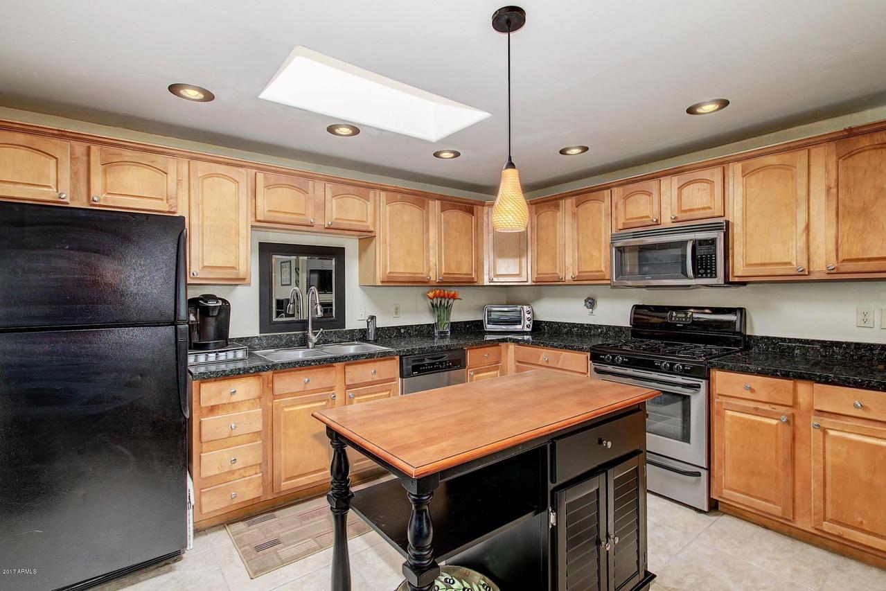 3813 E Gelding Dr., Phoenix, AZ 85032