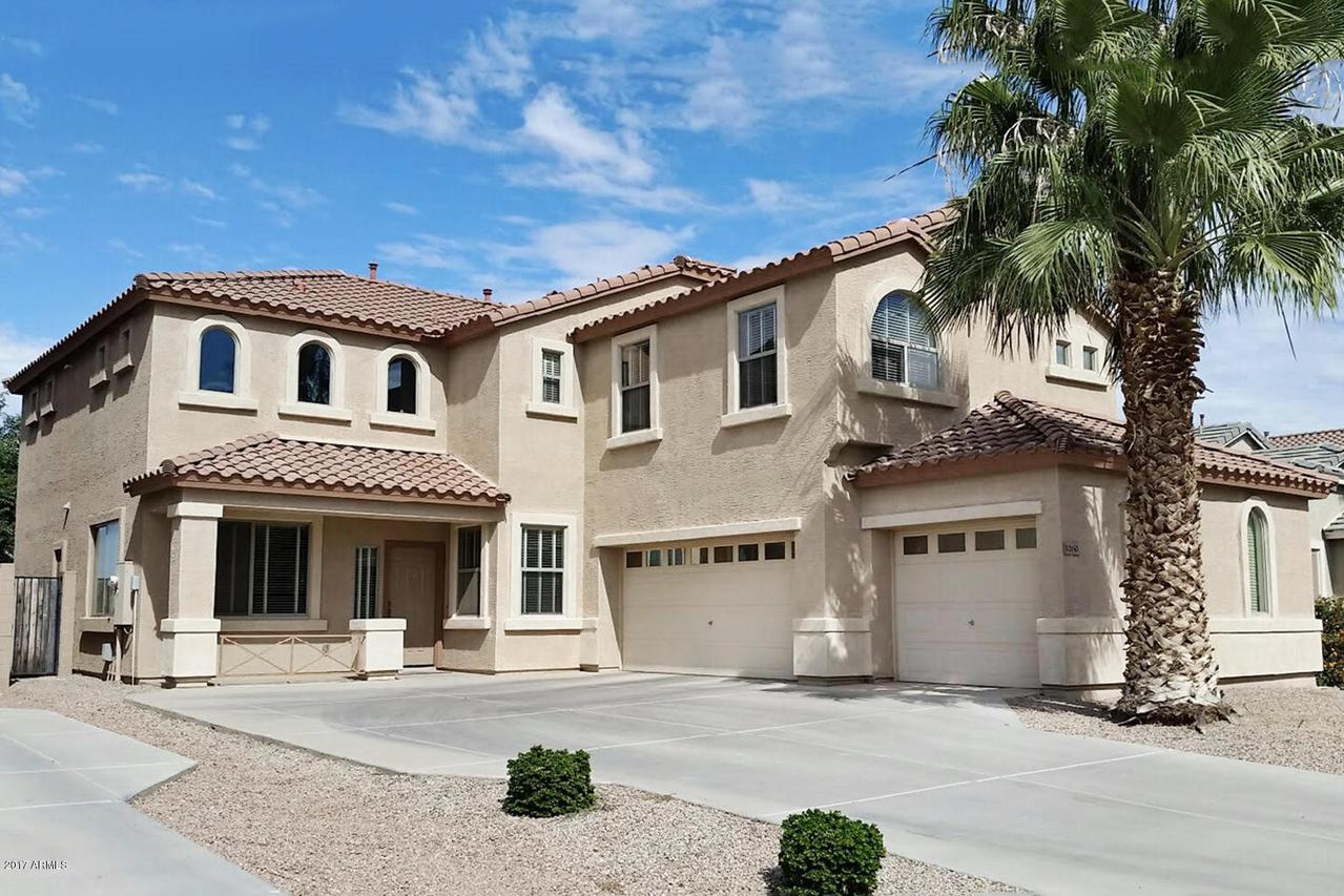 1260 E Debbie Dr., San Tan Valley, AZ 85140