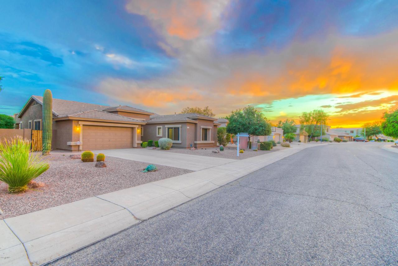6763 W Abraham Ln., Glendale, AZ 85308