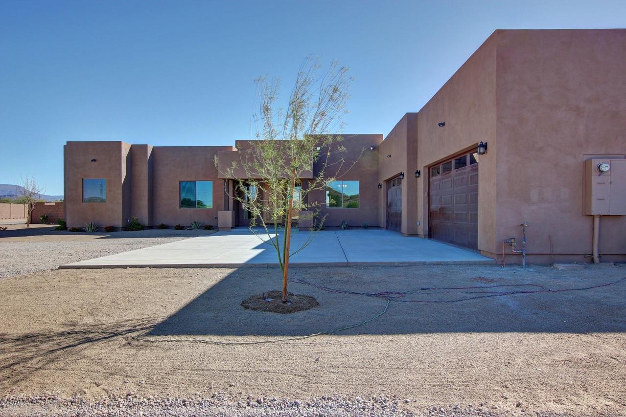 2627 W Lavitt Ln., Phoenix, AZ 85086