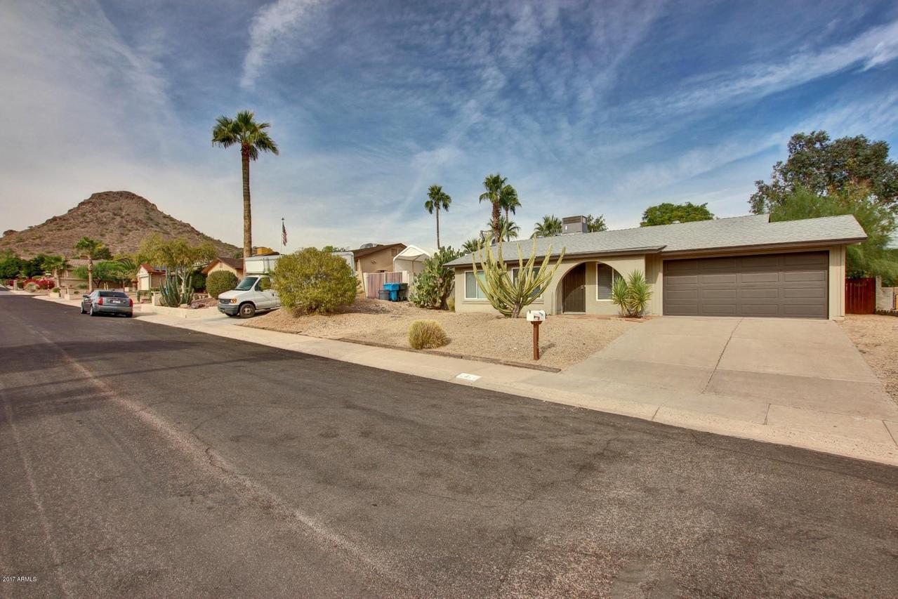 2020 E Vista Dr., Phoenix, AZ 85022