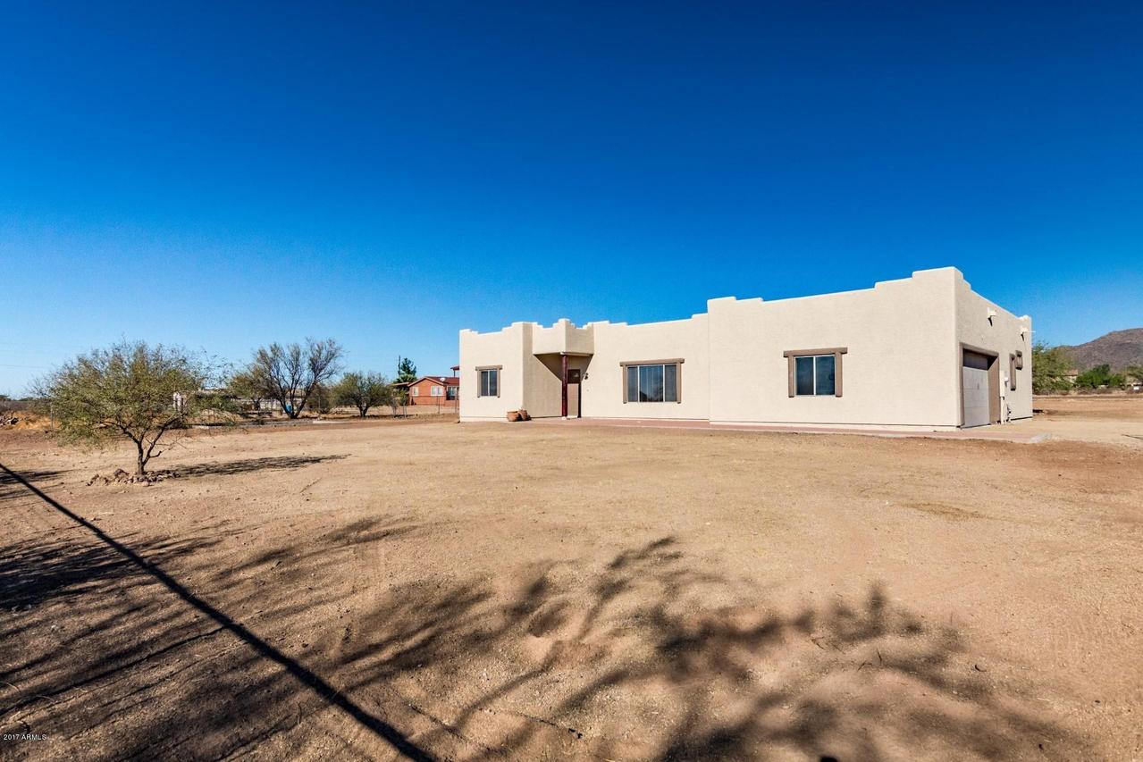 2021 W Desert Hills Dr., Phoenix, AZ 85086