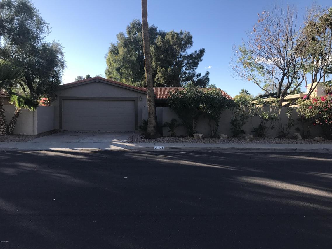 7124 N Via De Amigos St., Scottsdale, AZ 85258