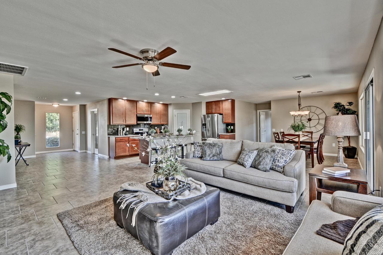 17620 N Hitching Post Dr., Sun City, AZ 85373