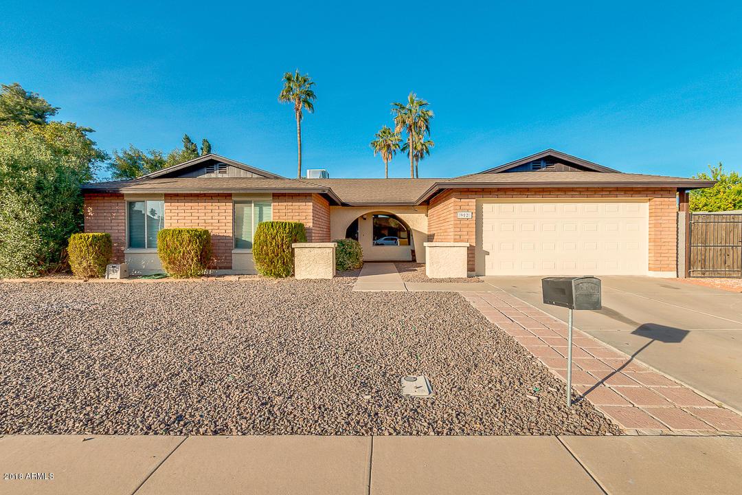 902 W Mission Dr., Chandler, AZ 85225