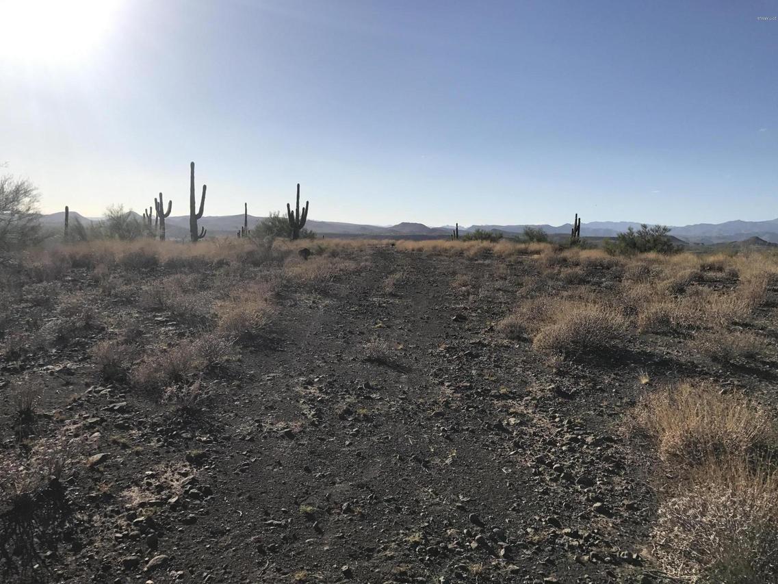 49627 N 16th Ave., New River, AZ 85087