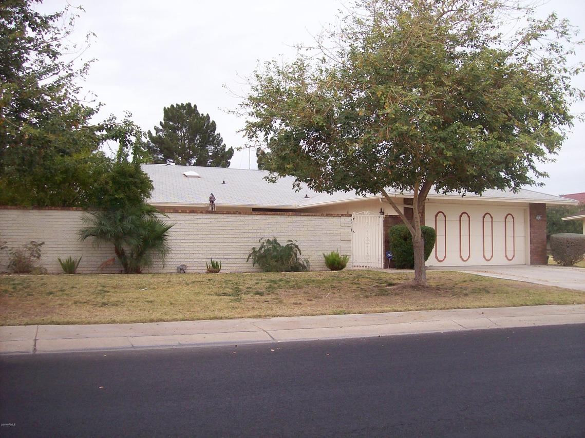 10010 W Manzanita Dr., Sun City, AZ 85373