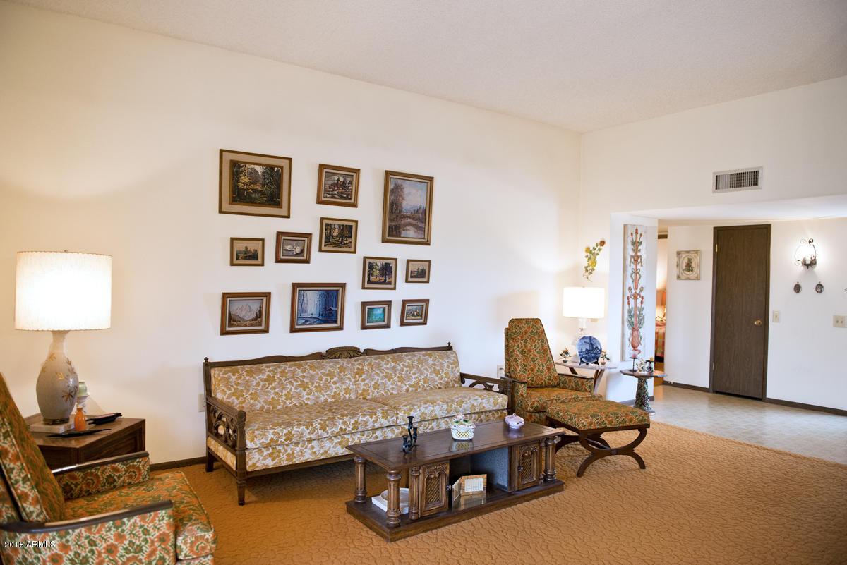 11002 W Acacia Dr., Sun City, AZ 85373