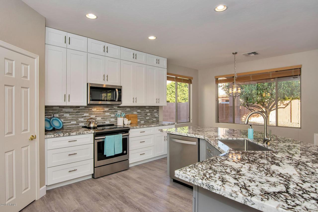 7242 W Paradise Ln., Peoria, AZ 85382