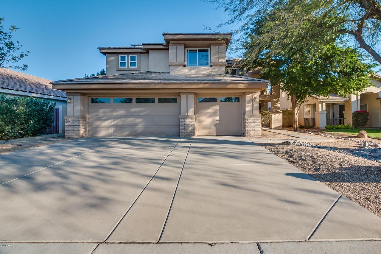 1576 E Robinson Way, Chandler, AZ 85225