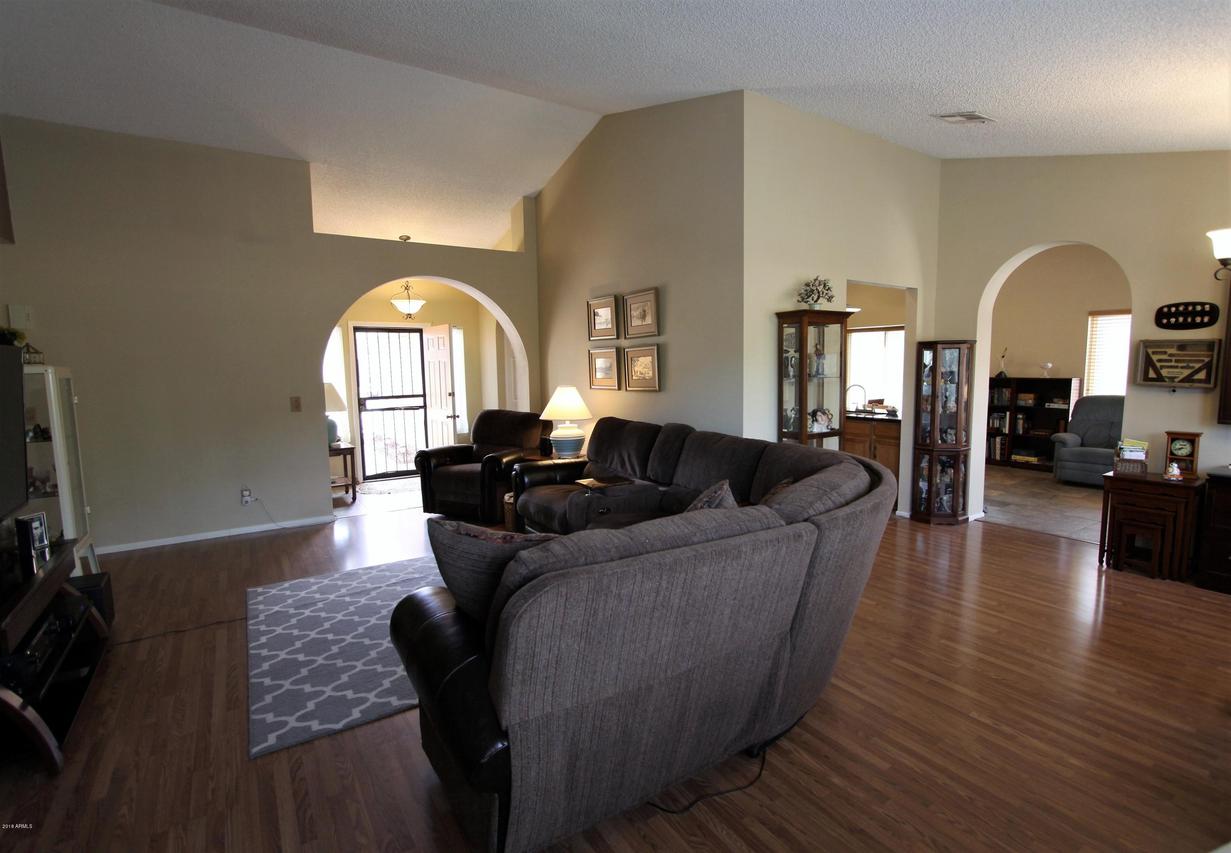 712 W Cheyenne Dr., Chandler, AZ 85225