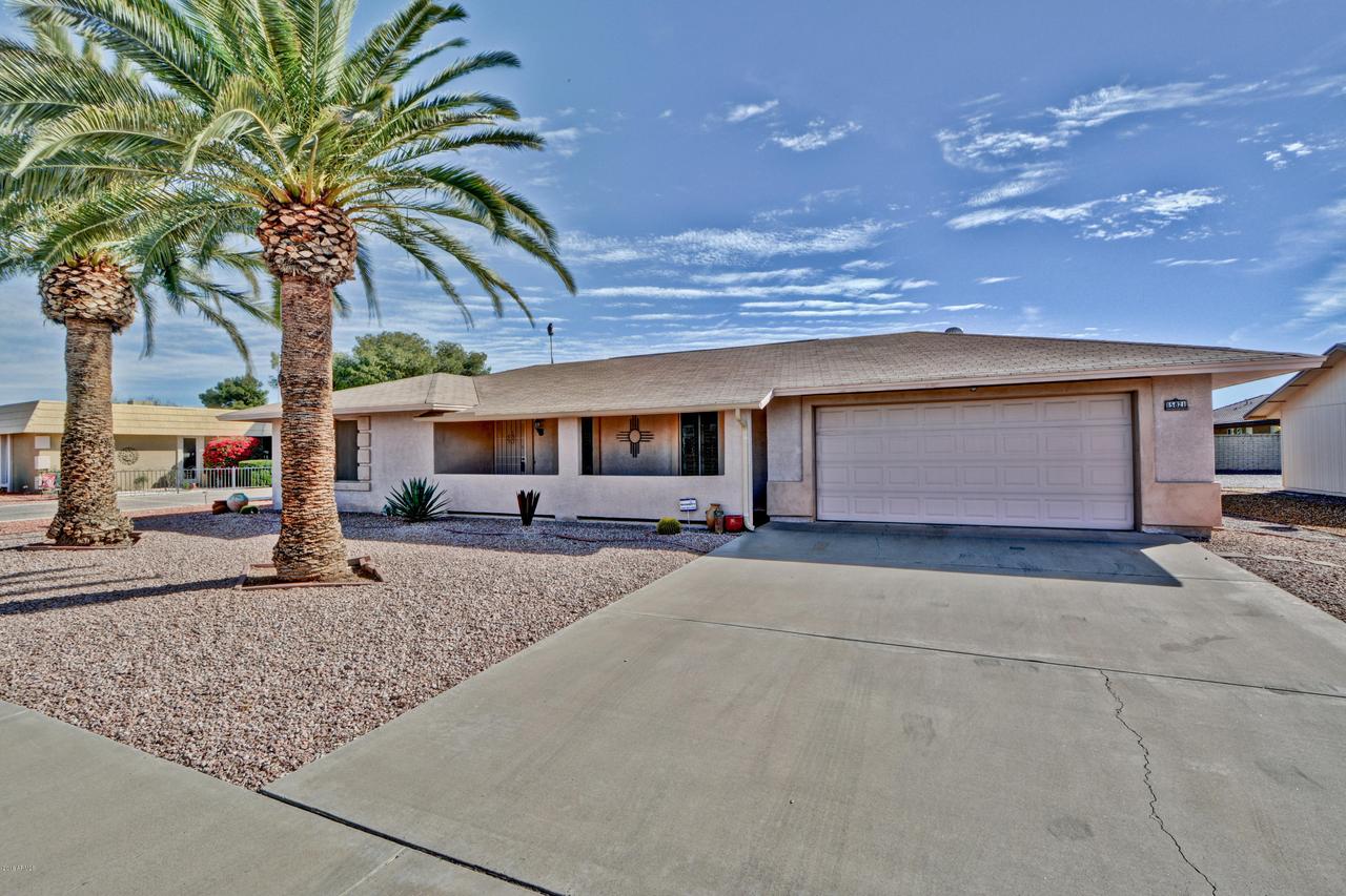 15821 N 110th Ave., Sun City, AZ 85351