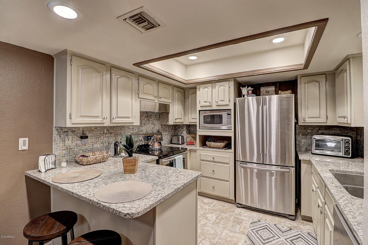 17404 N 99th Ave. #203, Sun City, AZ 85373