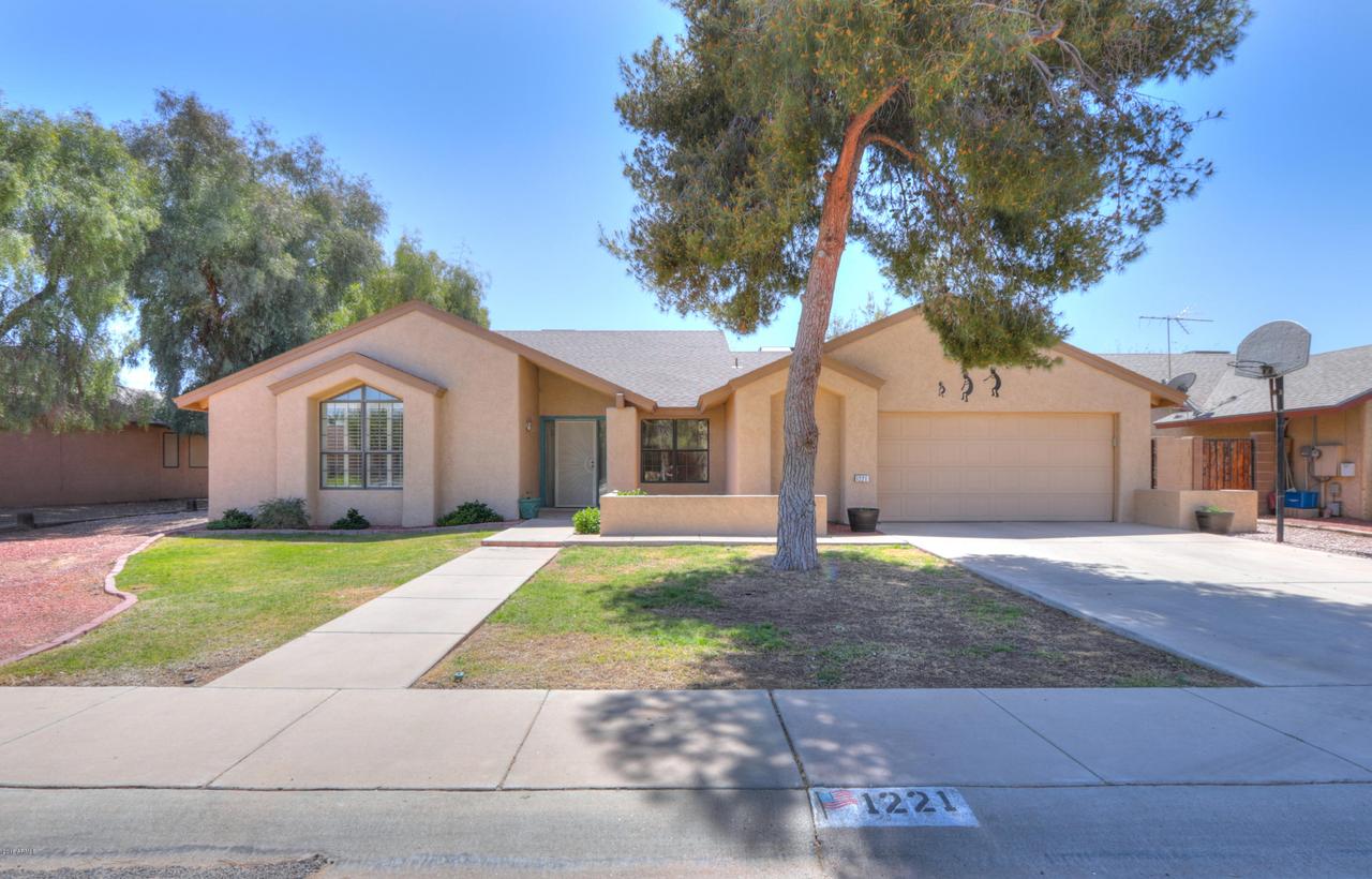 1221 E Laurel Dr., Casa Grande, AZ 85222