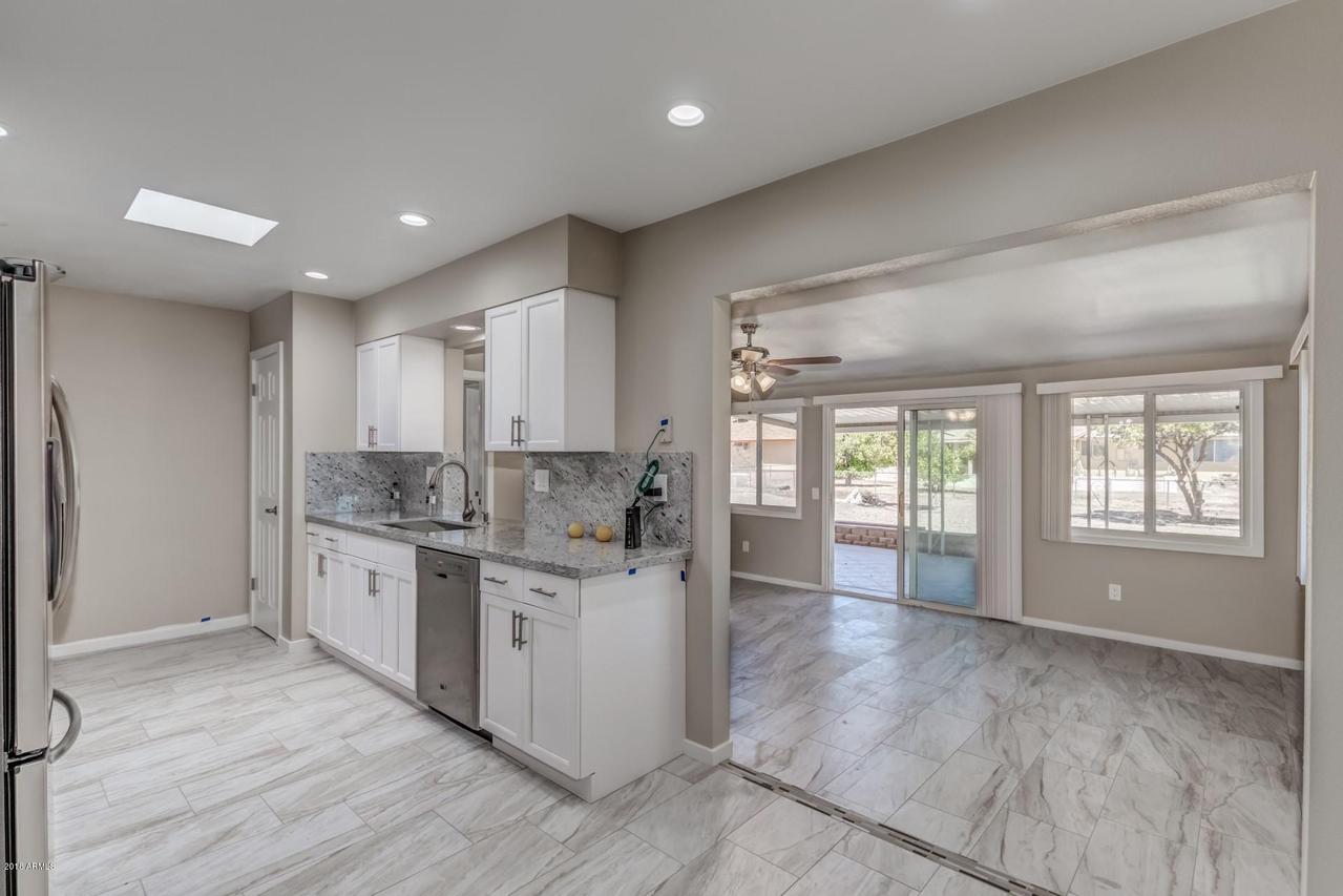 10258 W Twin Oaks Dr., Sun City, AZ 85351