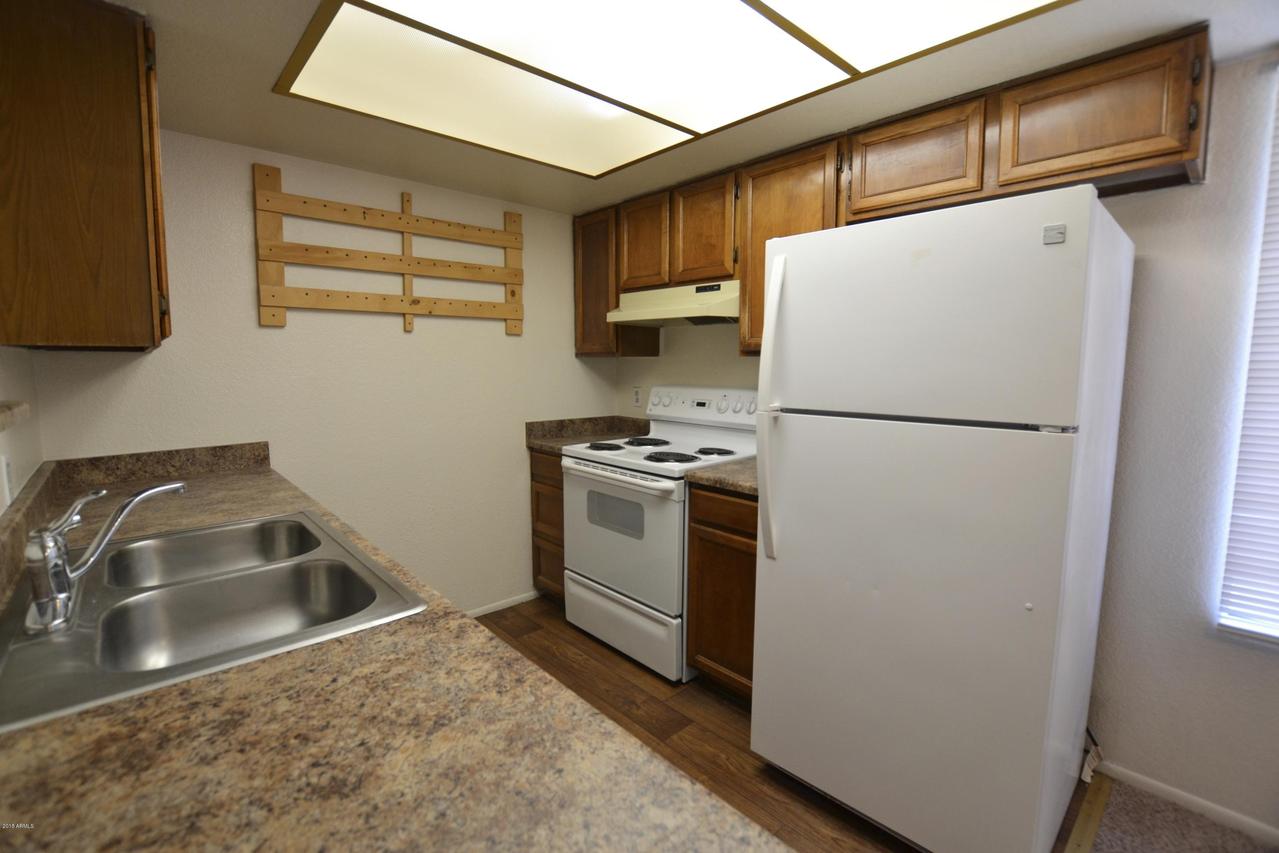 1077 W 1st St. #204, Tempe, AZ 85281