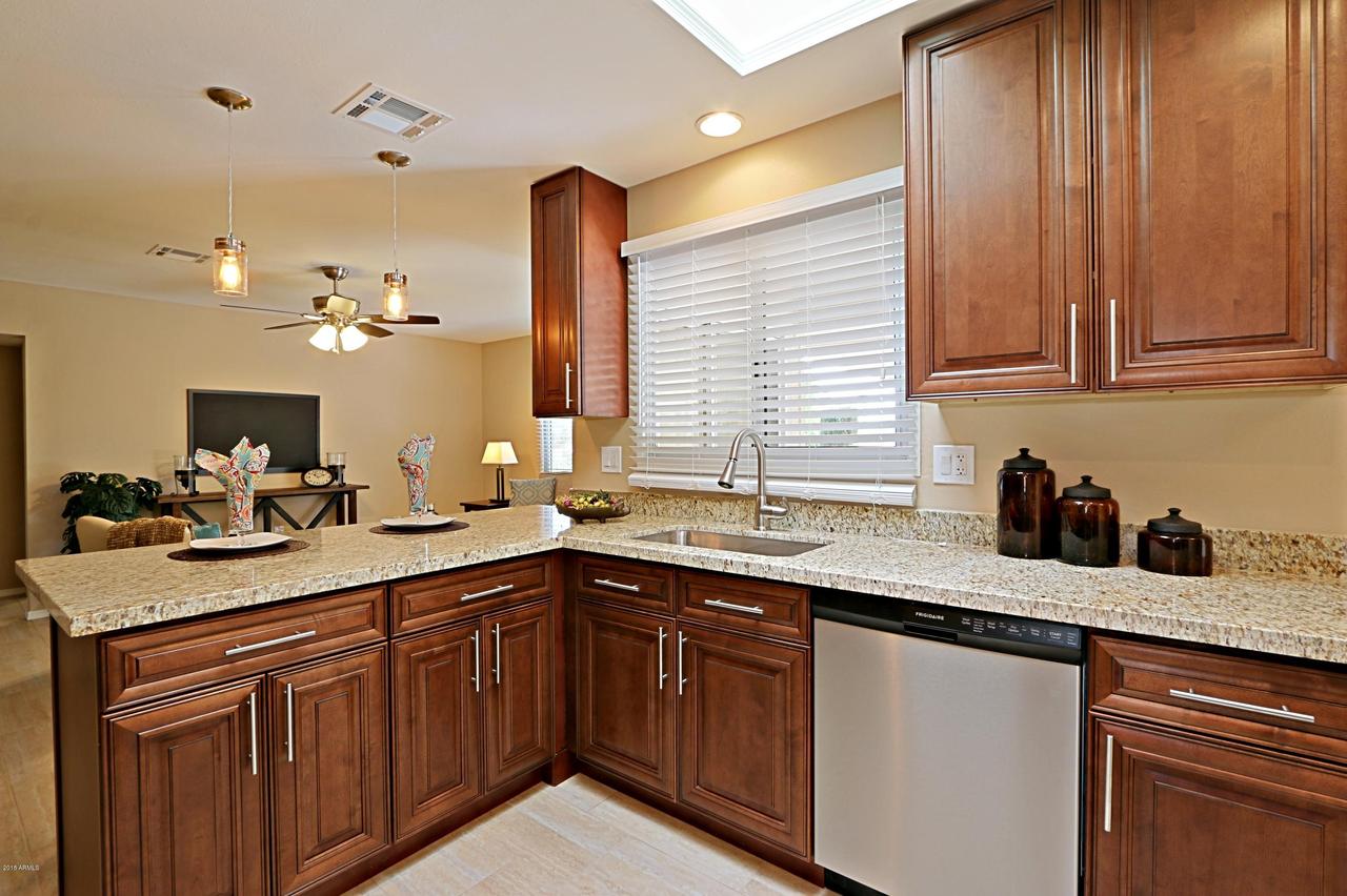9531 W Cottonwood Dr., Sun City, AZ 85373